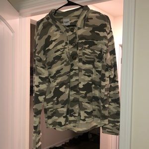 Kenzie Jeans, worn once, camo pattern, in great condition.